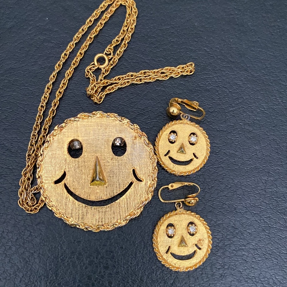 Smiley Face Necklace and Clip On Earrings. Costume Jewelry.